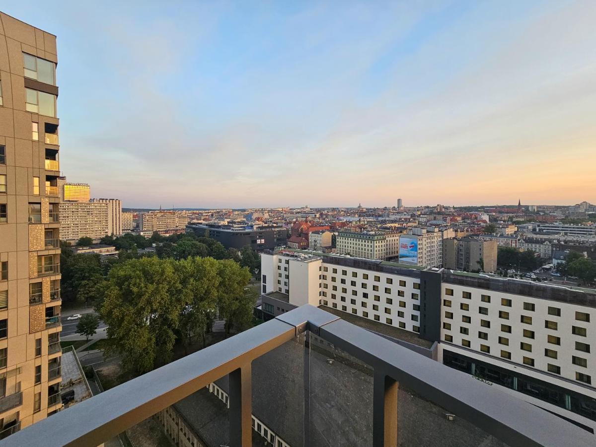 Urban Apartments Luxury Skyline Sokolska Towers 30A, 2 Free Garages, Gym & Sauna, Self Check-In Катовице Екстериор снимка